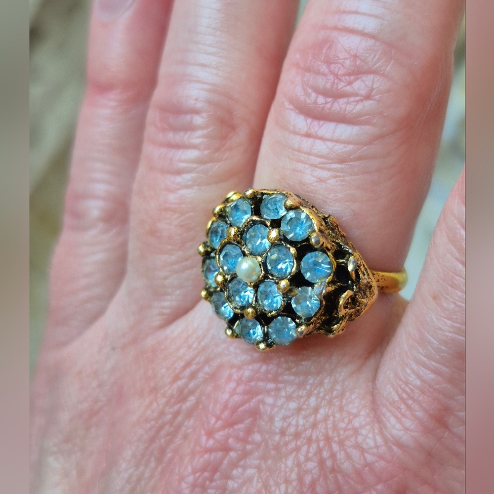 Vintage Adjustable Goldtone and Blue Stone Cluster Ring